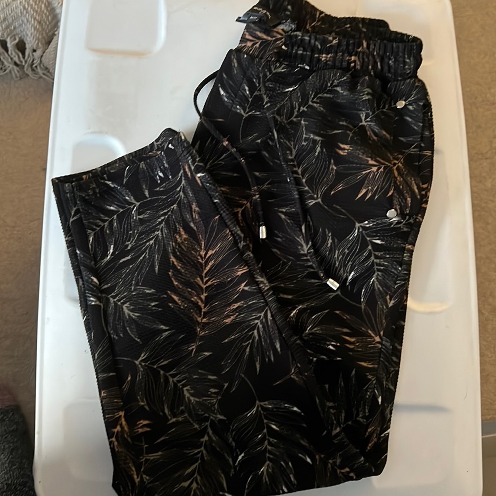 Light capris
